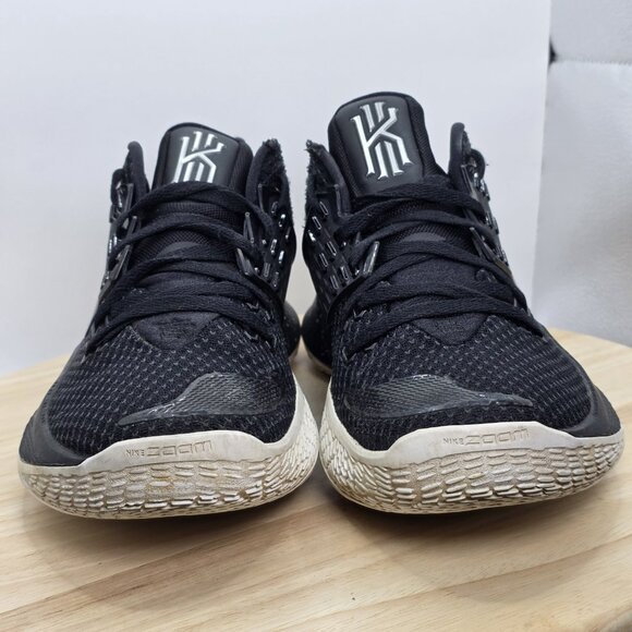 Nike Kyrie Low 2 Black Metallic Silver Sneakers Gym Shoes AV6337-003 Mens 9.5 - Picture 2 of 9